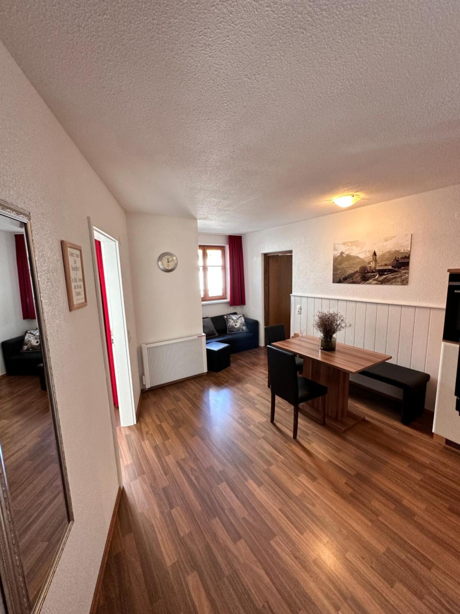 Zentrum Appartements Lorenzin ガシュルン エクステリア 写真