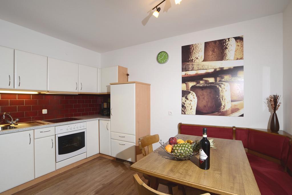 Zentrum Appartements Lorenzin ガシュルン エクステリア 写真