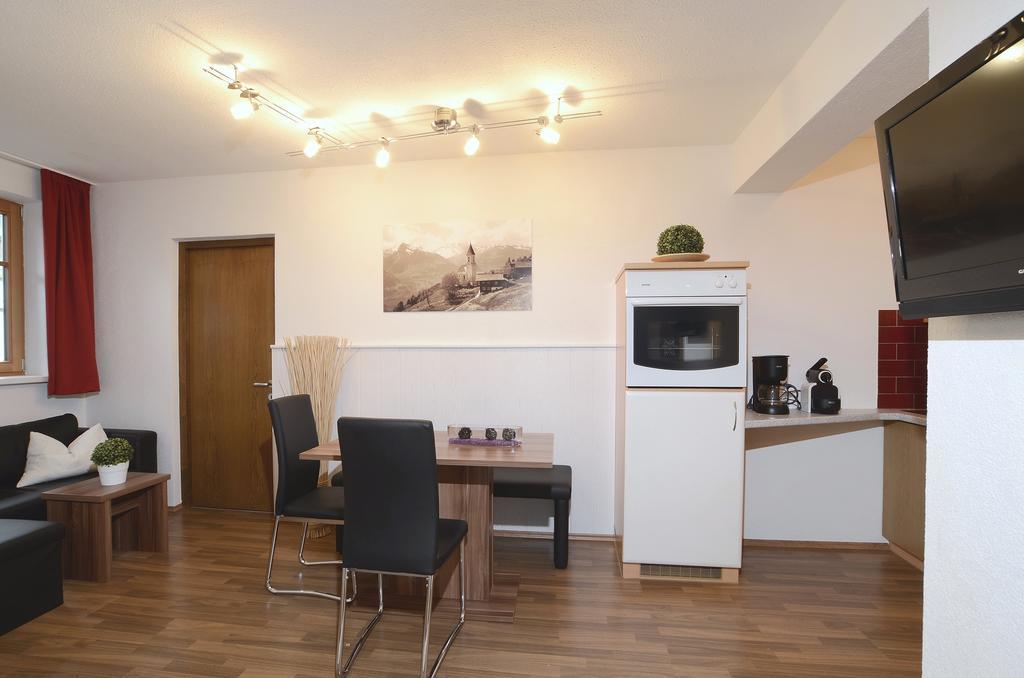 Zentrum Appartements Lorenzin ガシュルン エクステリア 写真