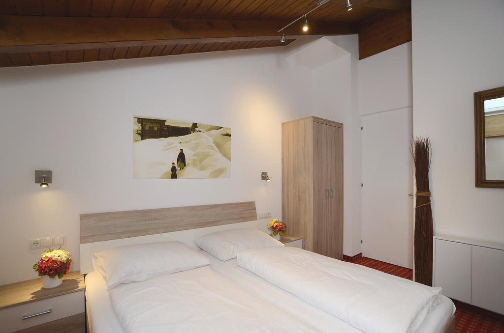Zentrum Appartements Lorenzin ガシュルン エクステリア 写真
